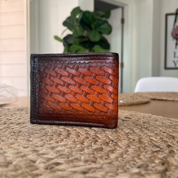 Handmade Mexican Hand Tooled Leather Men's Wallets - Picture 3 of 3